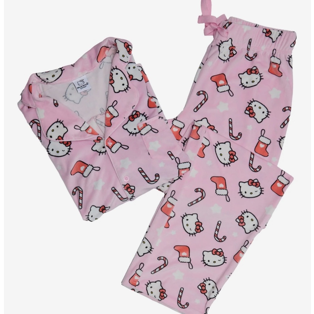🔥 NWT 🔥 Hello Kitty Velour Soft Pink and White ladies Christmas 🎄 Pajama Set